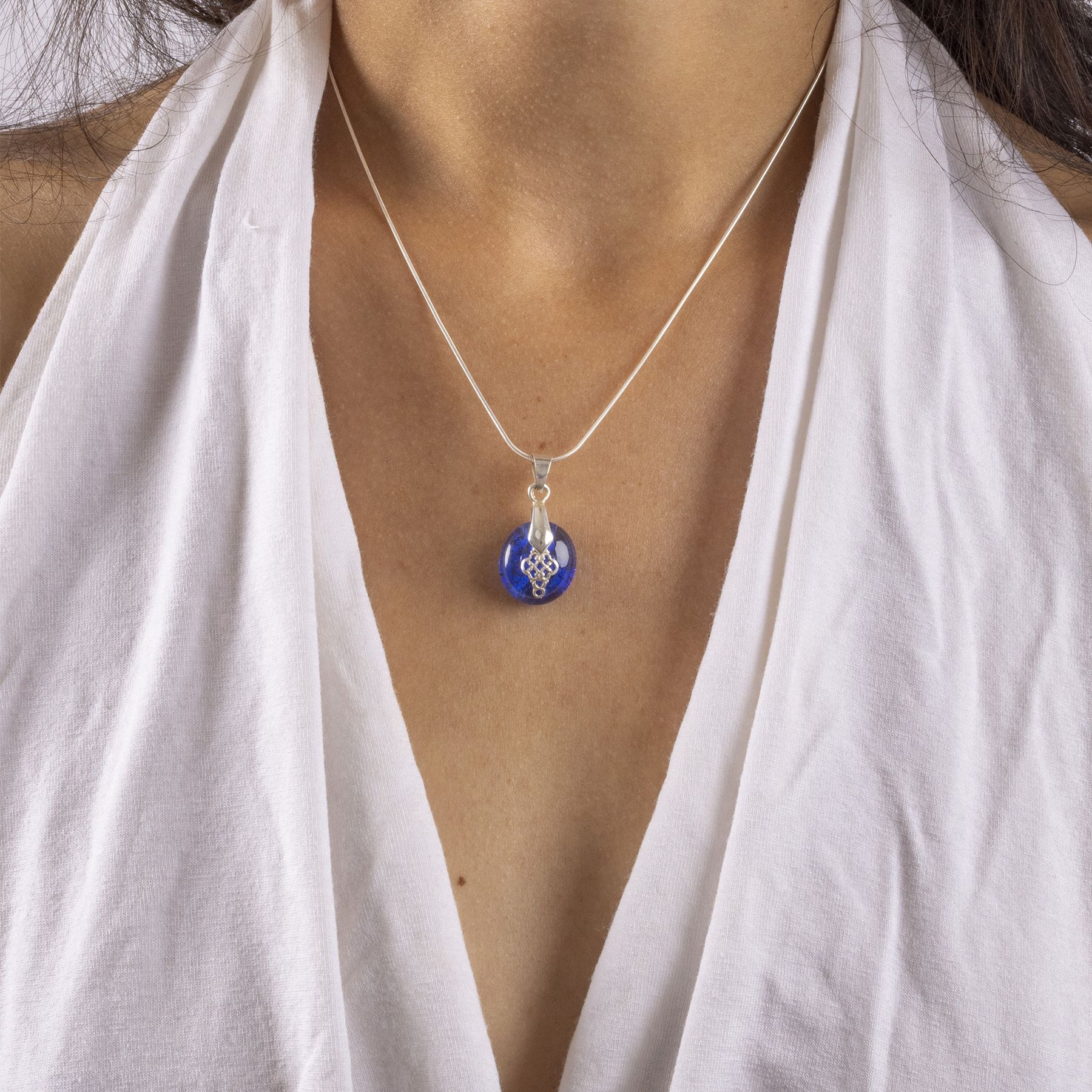 Collier bleu lavande